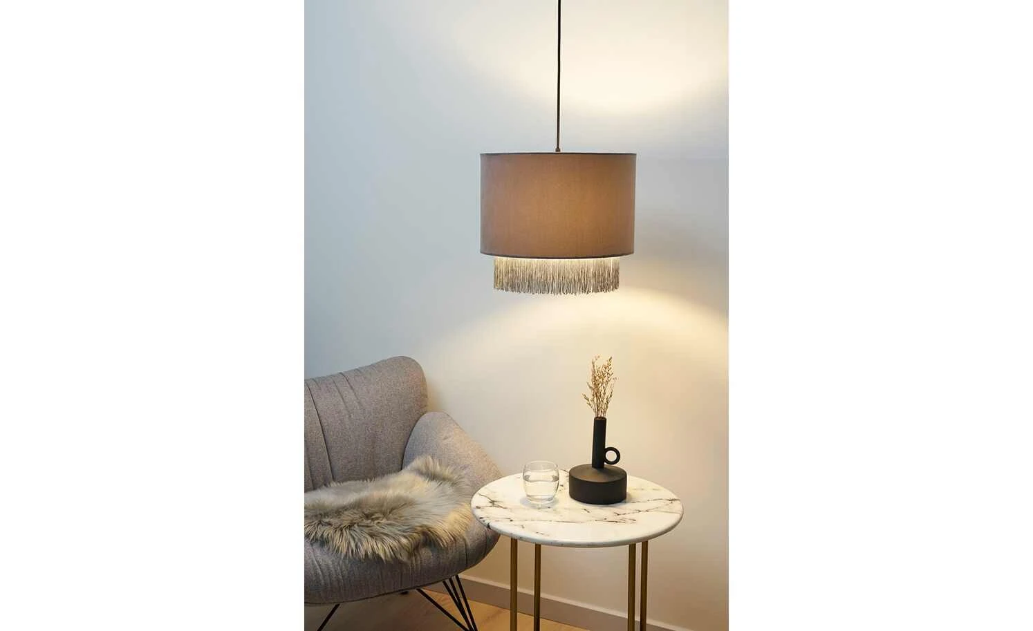 Pendelleuchte, 1-flammig, Samt grau mit Fäden 1 Pendelleuchte, 1-flammig, Samt grau mit Fäden