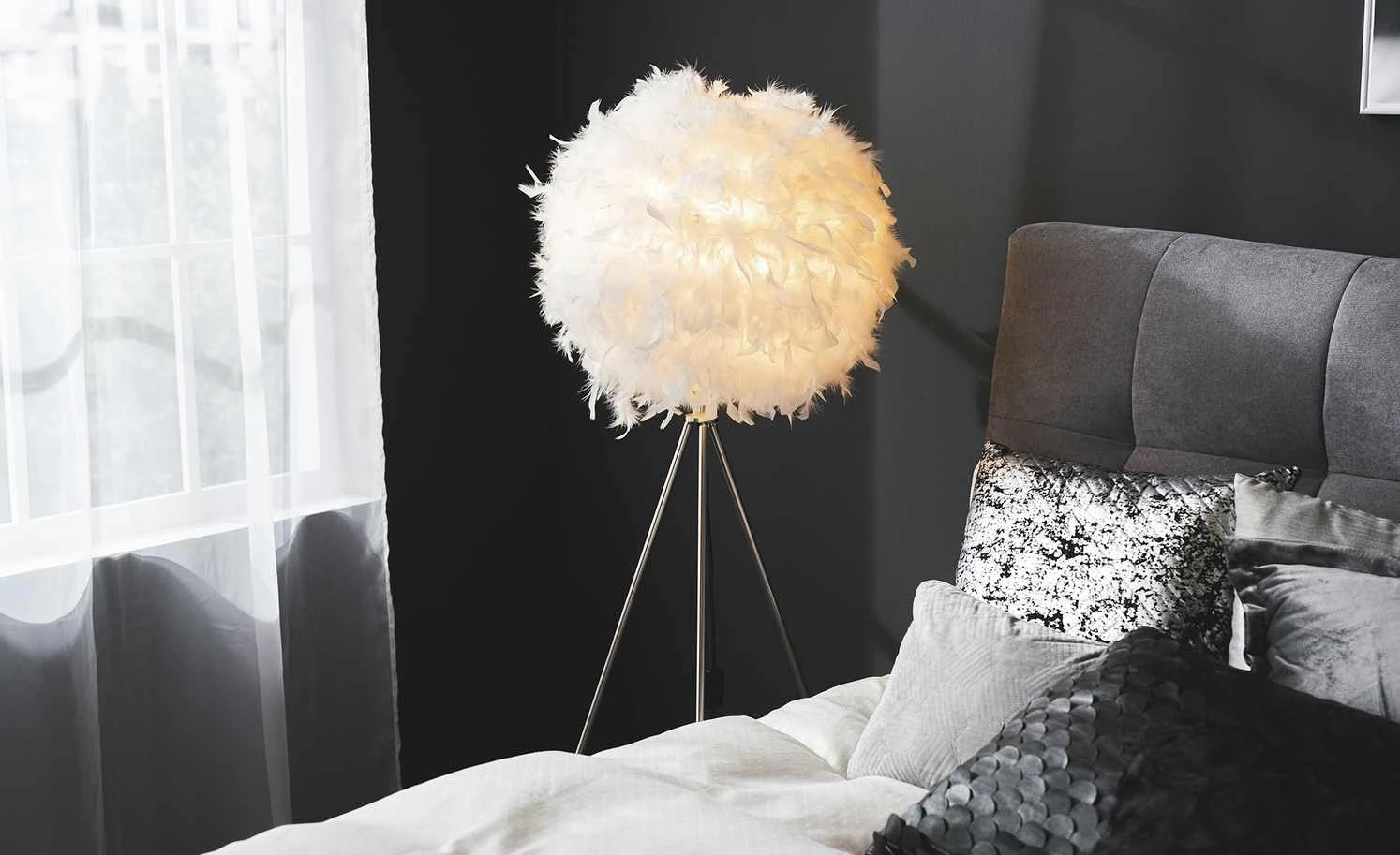 Stehleuchte, 1-flammig, Schirm aus Federn 3 Stehleuchte, 1-flammig, Schirm aus Federn – Bild 3