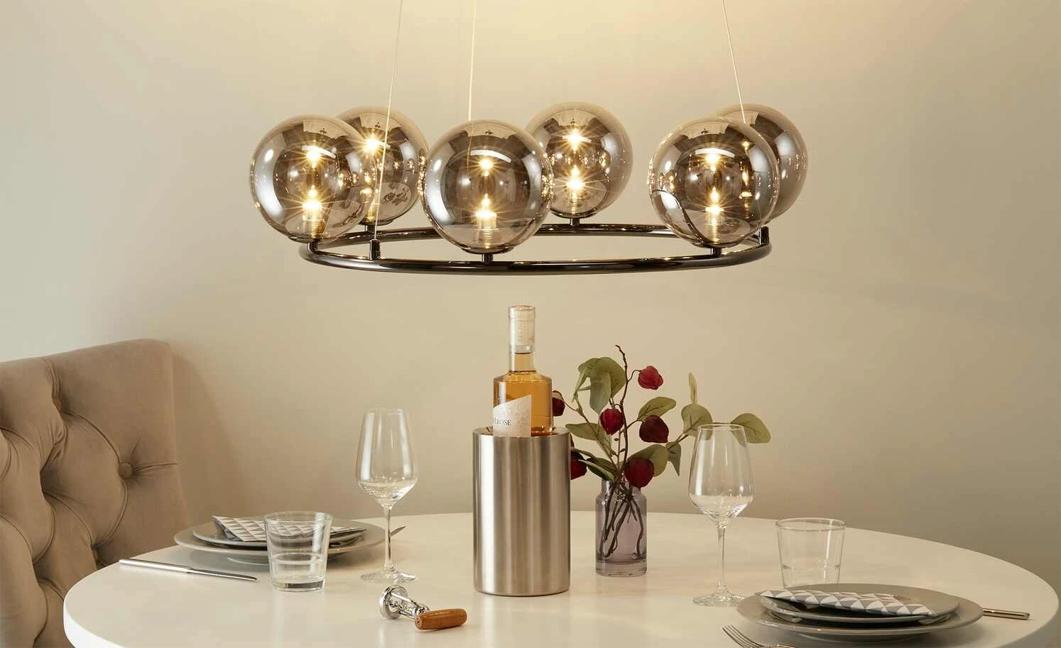 Meisterleuchten LED-Krone 6-flammig, schwarzchrom/Rauchglas 1 Meisterleuchten LED-Krone 6-flammig, schwarzchrom/Rauchglas