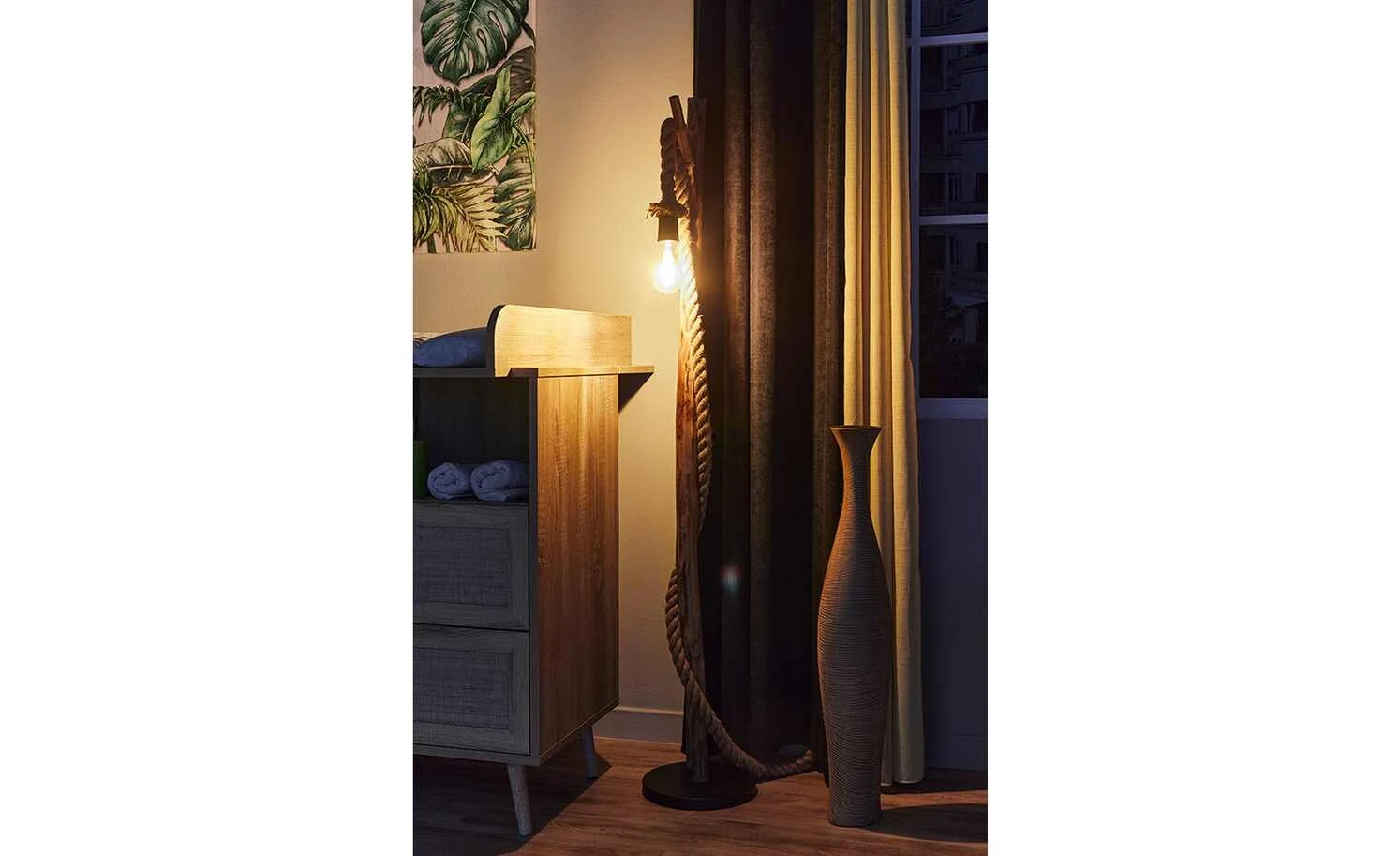 Stehleuchte, 1-flammig, Holz/Seil 1 Stehleuchte, 1-flammig, Holz/Seil