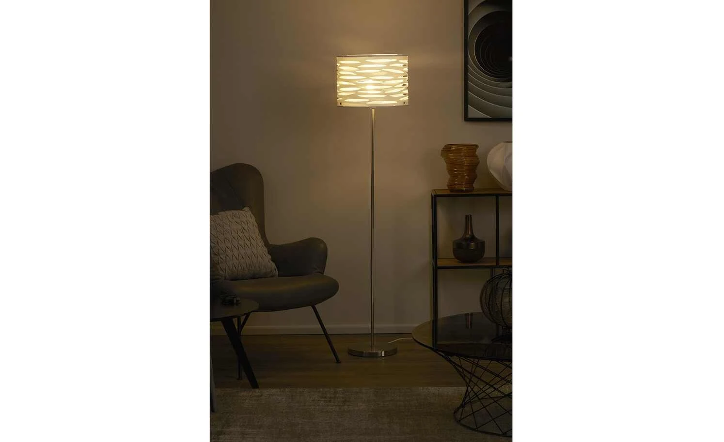 for friends Stehleuchte, 1-flammig, Schirm weiß mit Stanzung 1 for friends Stehleuchte, 1-flammig, Schirm weiß mit Stanzung