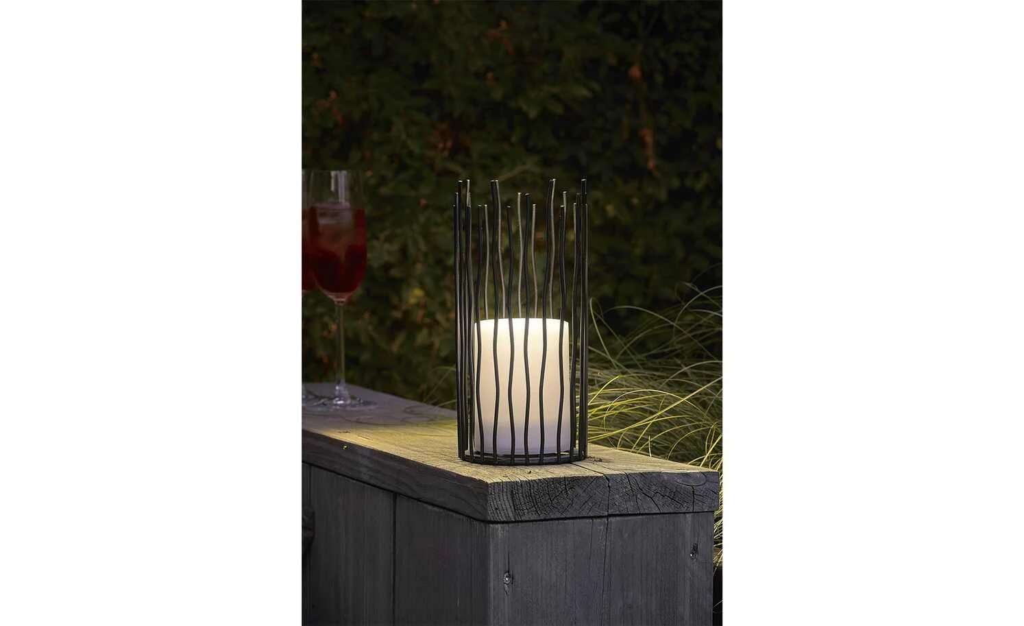 Trio Solar-Außentischleuchte, schwarz 2 Trio Solar-Außentischleuchte, schwarz – Bild 2