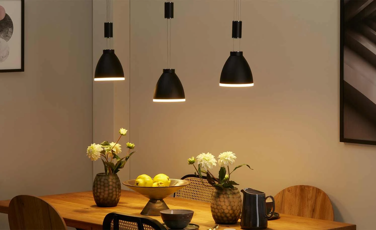 B-Leuchten LED-Pendeleuchte, 3-flammig, schwarz mit indirekter Beleuchtung 1 B-Leuchten LED-Pendeleuchte, 3-flammig, schwarz mit indirekter Beleuchtung