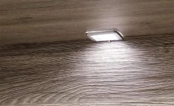 maison bleue Zubehörset (2-er Set Vitrinenbodenbeleuchtung & Türdämpfer) Bana